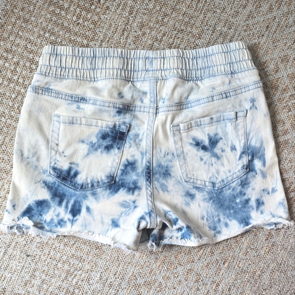 Bleach washed jean shorts | size 10/12 | elastic band | frayed hem - Picture 2 of 5